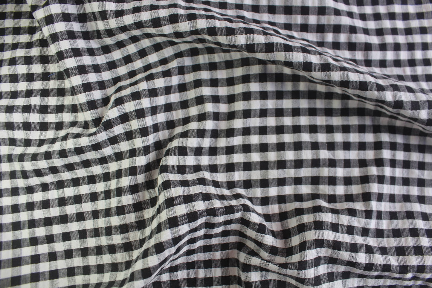 Classic Black & White Gingham Cotton Seersucker – 44" Wide | Wrinkle-Free Summer Fabric
