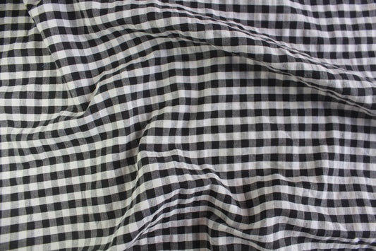 Classic Black & White Gingham Cotton Seersucker – 44" Wide | Wrinkle-Free Summer Fabric